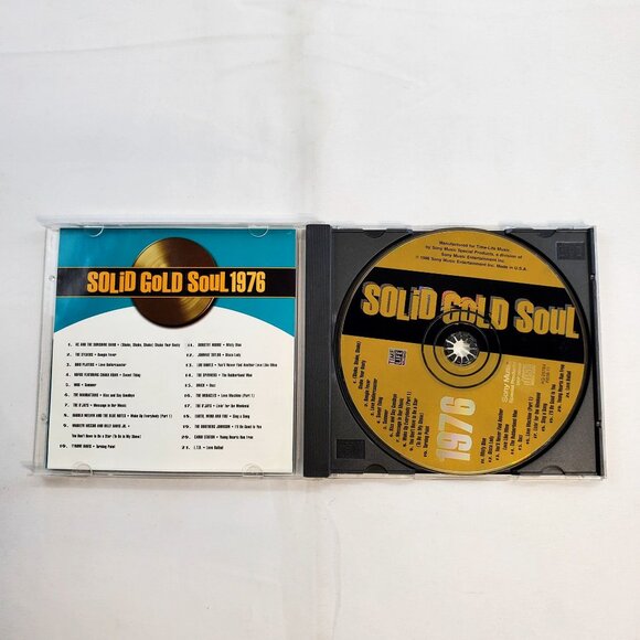 Solid Gold Soul 1976 CD - Sony Music Entertainment 1996 - Picture 2 of 5